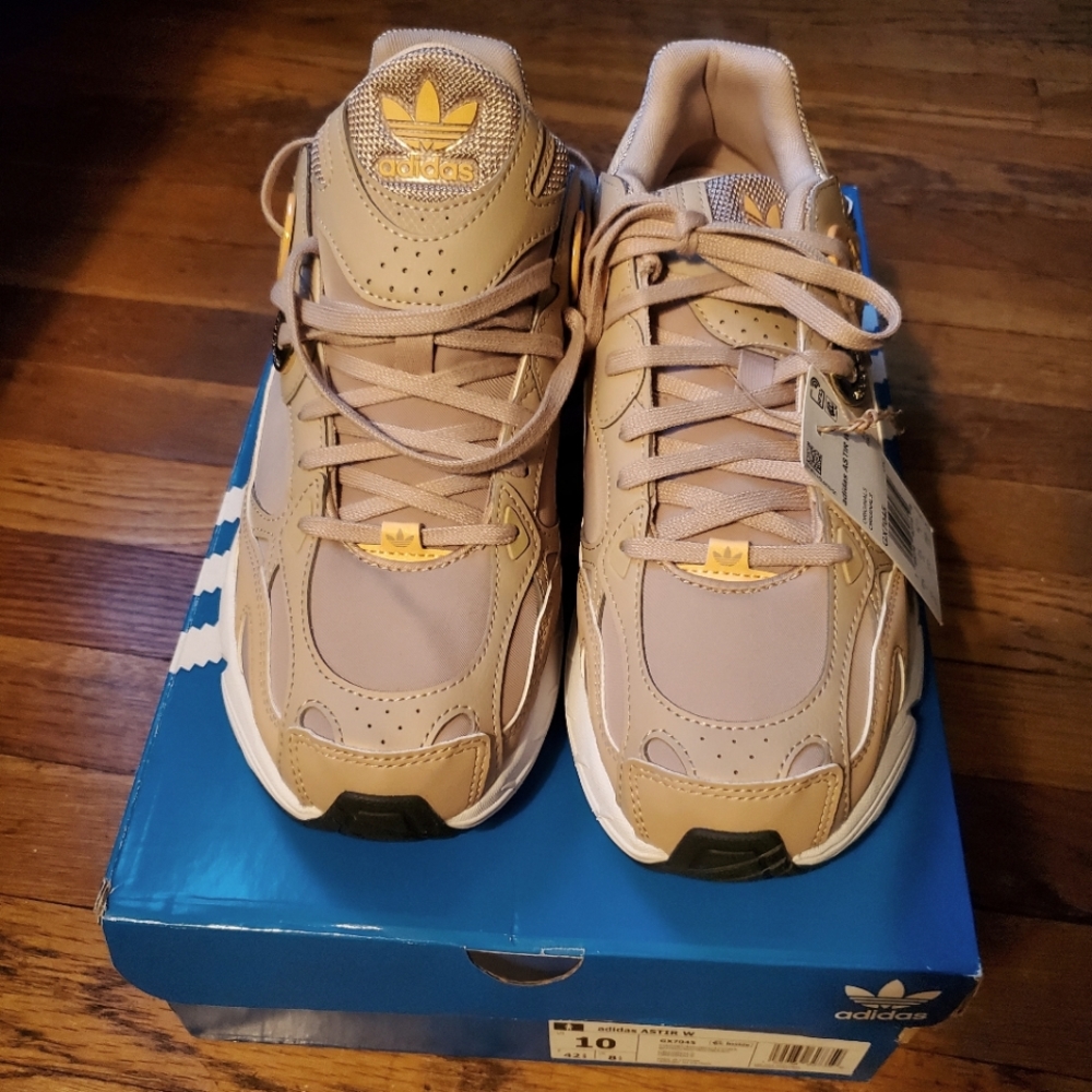 Adidas ASTIR Women Size 10